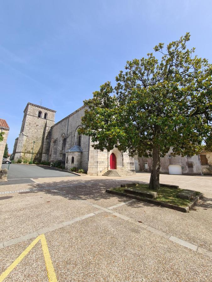 Holiday home La Libellule 4 Couchages 15 Min Du Puy Du Fou Saint-Amand-sur-Sevre